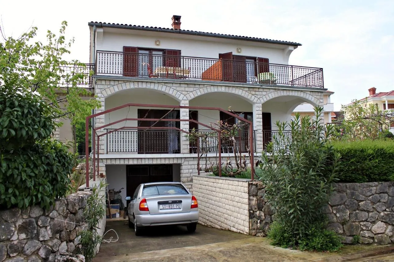 Apartments With A Parking Space Malinska contacts