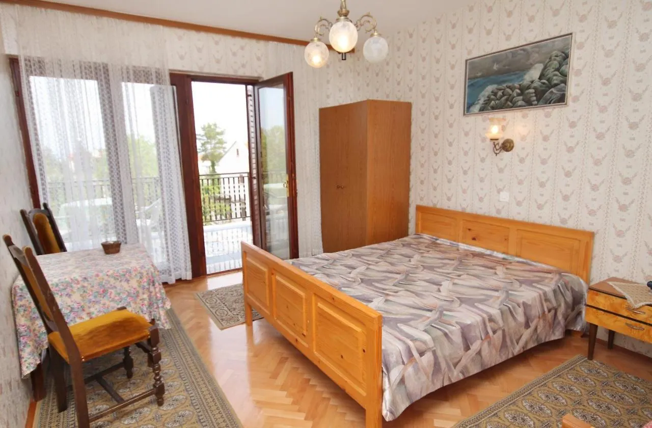 Apartments With A Parking Space Malinska Croatia