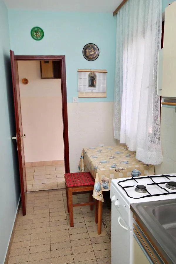 Apartments With A Parking Space Malinska
