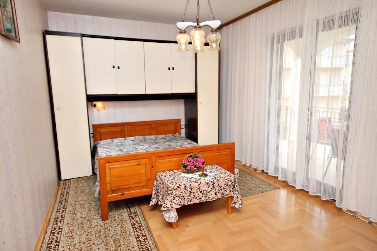 Apartments With A Parking Space Malinska