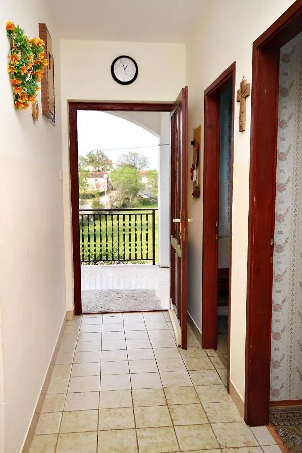 Apartments With A Parking Space Malinska 0*,