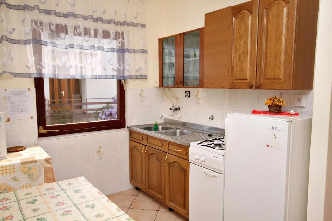 Apartments With A Parking Space Malinska